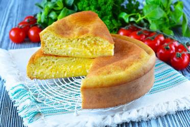Quick Kefir Batter Pie with Cheese and Eggs