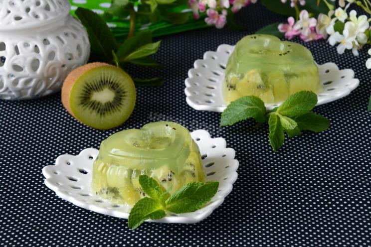 Kiwi Mint Gelatin Dessert