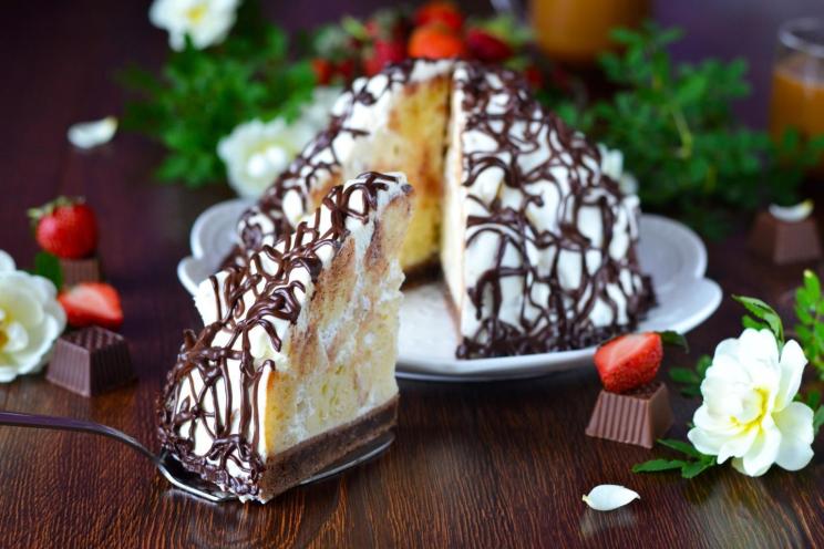 Curly Lad Sour Cream Cake