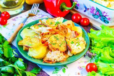 Oven-Baked Pork and Potatoes with Mayonnaise