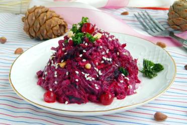 Quick & Healthy Beetroot Carrot Raisin Salad
