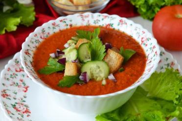 Classic Spanish Gazpacho Soup