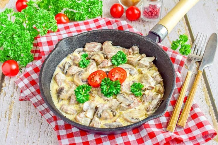 Creamy Turkey and Mushrooms Skillet