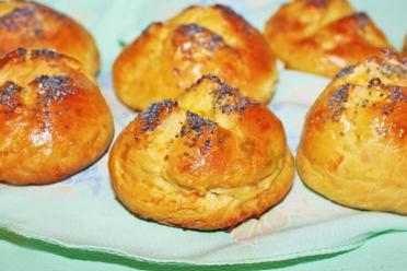 Carrot and Poppy Seed Breakfast Buns