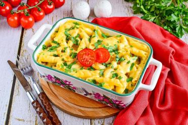 Cheesy Baked Macaroni and Meat Casserole