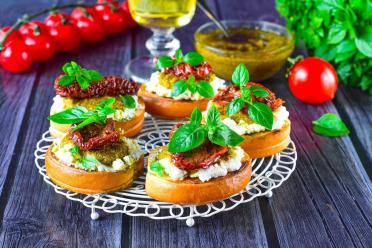 Sun-Dried Tomato Bruschetta Delight