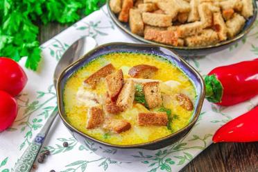 Cheesy Chicken Cream Soup