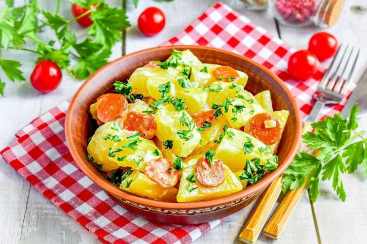 Creamy Sour Cream Stewed Potatoes