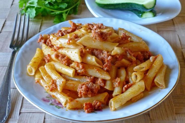 Turmeric Minced Meat Pasta Skillet