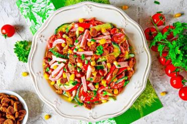 Ham and Tomato Bean Salad with Crunchy Croutons