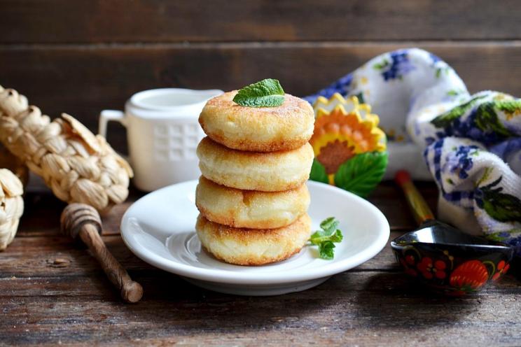 Fluffy Semolina Cheesecakes: Perfect Pan-Fried Breakfast Treat Fluffy Semolina Cheesecakes: Perfect Pan-Fried Breakfast Treat