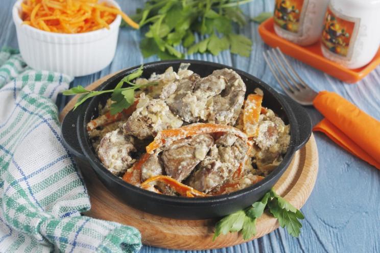 Savory Chicken Liver in Sour Cream with Carrots