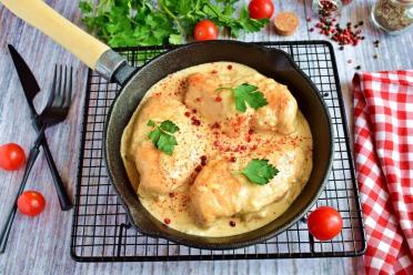 Creamy Cheese Chicken Skillet