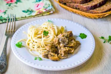 Slow Cooker Mushroom Meat Delight