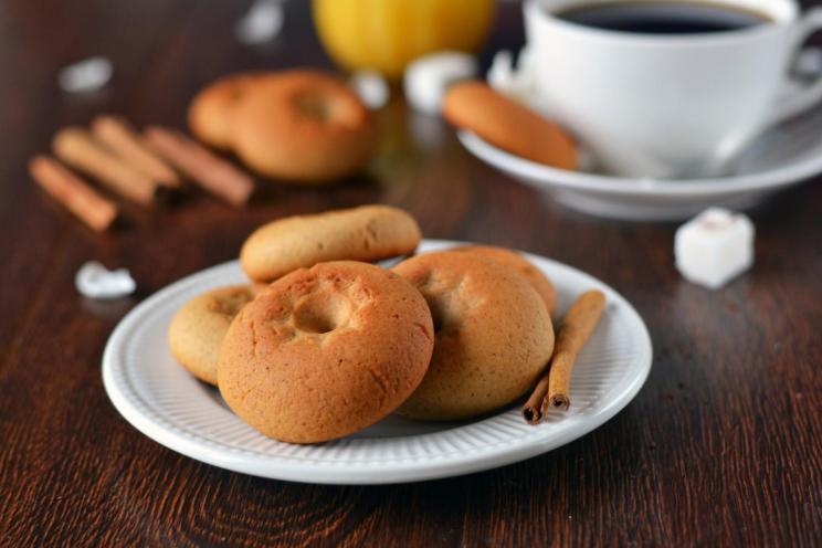 Irresistible Homemade Honey Cookies