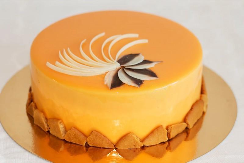 Mirror Glaze Honey Mousse Cake