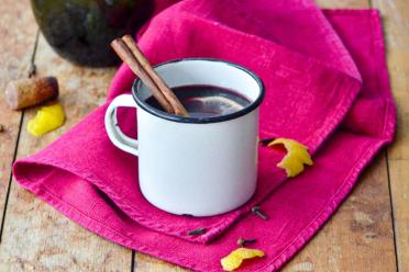 Homemade Spiced Mulled Wine