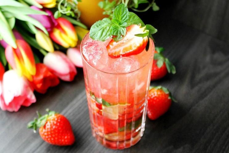 Refreshing Strawberry Mojito with White Rum Refreshing Strawberry Mojito with White Rum