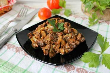 Pan-Fried Chicken Liver with Flour and Onions