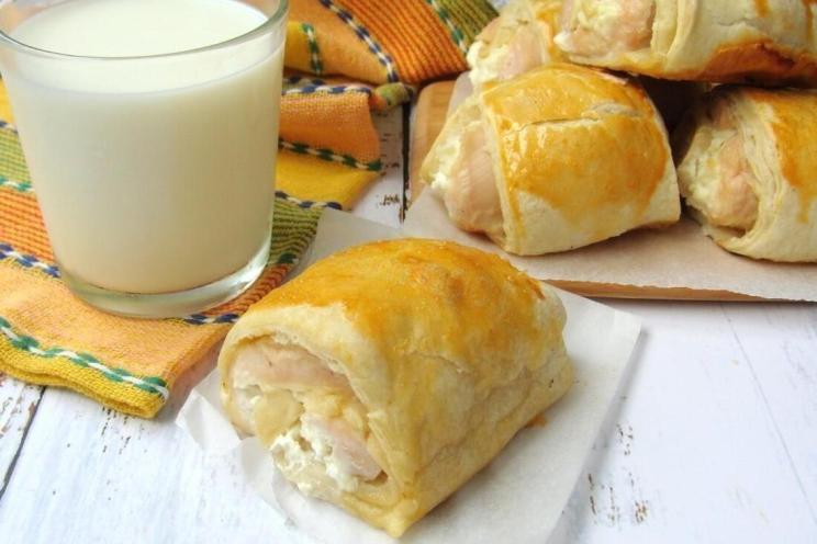 Cheesy Chicken Puff Pastry Delight