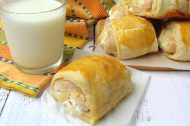 Cheesy Chicken Puff Pastry Delight