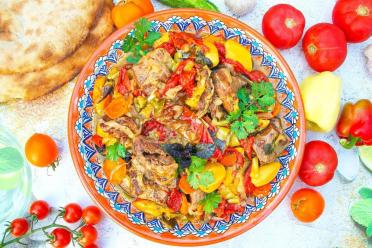 Fire-Cooked Khashlama: A Hearty Caucasian Feast