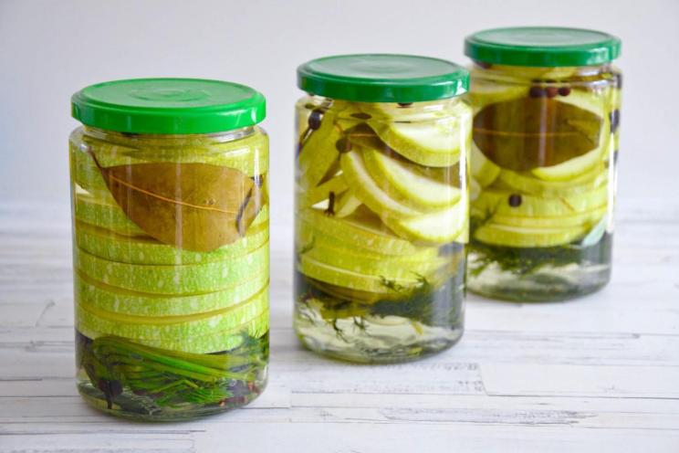 Crispy Pickled Zucchini: Finger-Lickin' Good