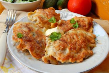 Pan-Fried Chicken Fillet Chops in Batter