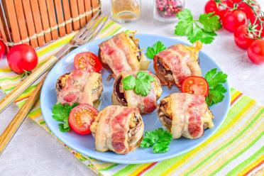 Cheese-Stuffed Bacon-Wrapped Mushrooms