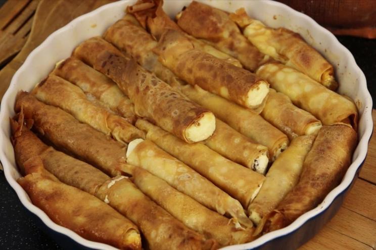 Cheesy Raisin Baked Pancakes Delight