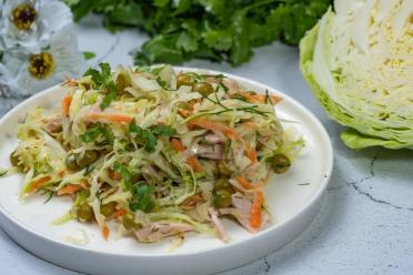 Refreshing Summer Cabbage and Carrot Salad with Sausage