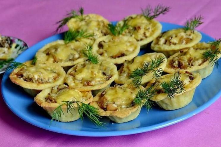 Chicken & Mushroom Curd Tartlets: A Perfect Festive Appetizer Chicken & Mushroom Curd Tartlets: A Perfect Festive Appetizer