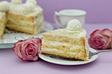Mascarpone Coconut Delight Cake
