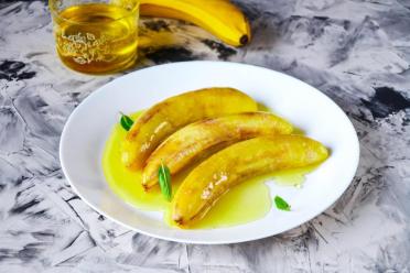 Oven-Baked Bananas with Juicy Syrup