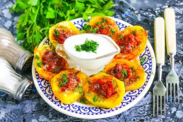Stuffed Baked Potatoes with Savory Minced Meat