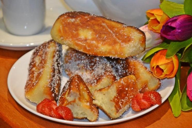 Easy Curd-Filled Pastry Triangles Easy Curd-Filled Pastry Triangles