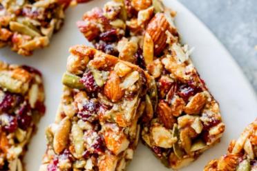 Cranberry Spiced Granola Bars: Healthy, Crispy, and Delicious