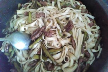 Teriyaki Beef & Asparagus Chinese Noodles