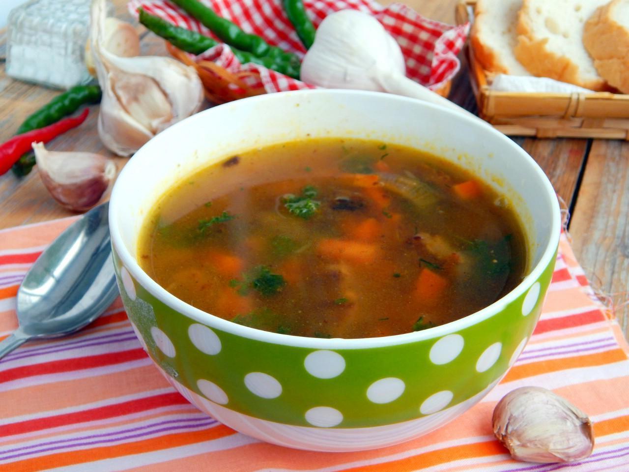Hearty Hungarian Beef and Vegetable Goulash Soup