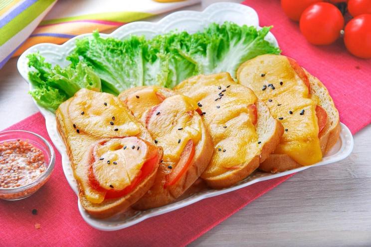 Quick Microwave Cheese Sandwiches