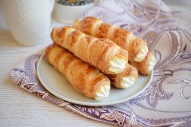 Protein Cream Puff Pastries