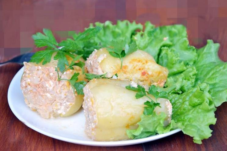 Slow Cooker Stuffed Peppers