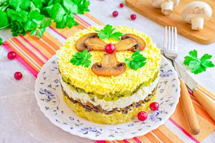 Mushroom & Egg Salad with Onions Mushroom & Egg Salad with Onions