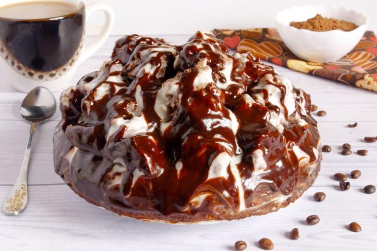 Delicious Chocolate Sponge Cake for Holidays