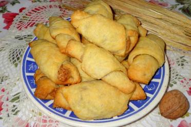 Nut-Filled Mutaki Pastries