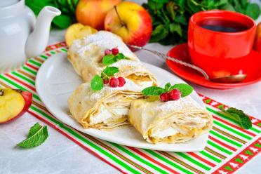 Baked Apple and Cottage Cheese Lavash Strudel