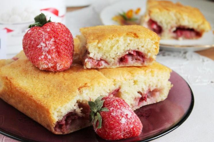 Easy Strawberry Crumb Cake Easy Strawberry Crumb Cake