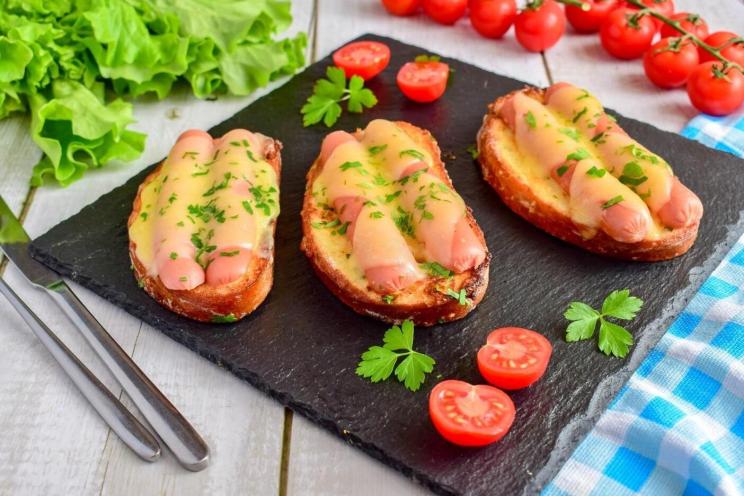 Quick & Delicious Sausage and Cheese Hot Sandwiches