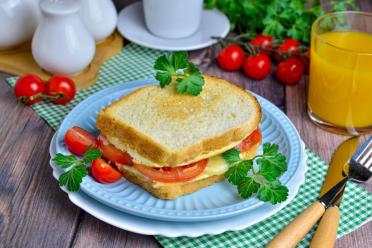 Pan-Fried Egg and Cheese Sandwich