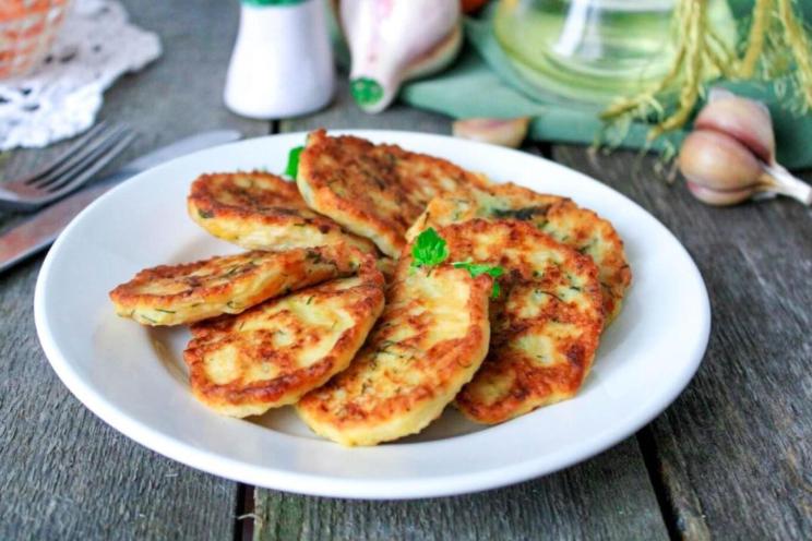Cheesy Zucchini Pancakes: Quick and Healthy Breakfast